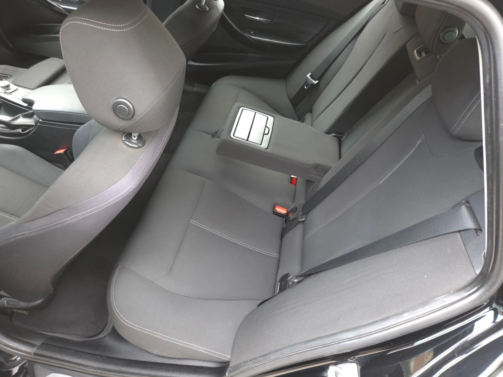 BMW 320 d Sport , снимка 4 - Автомобили и джипове - 54933816