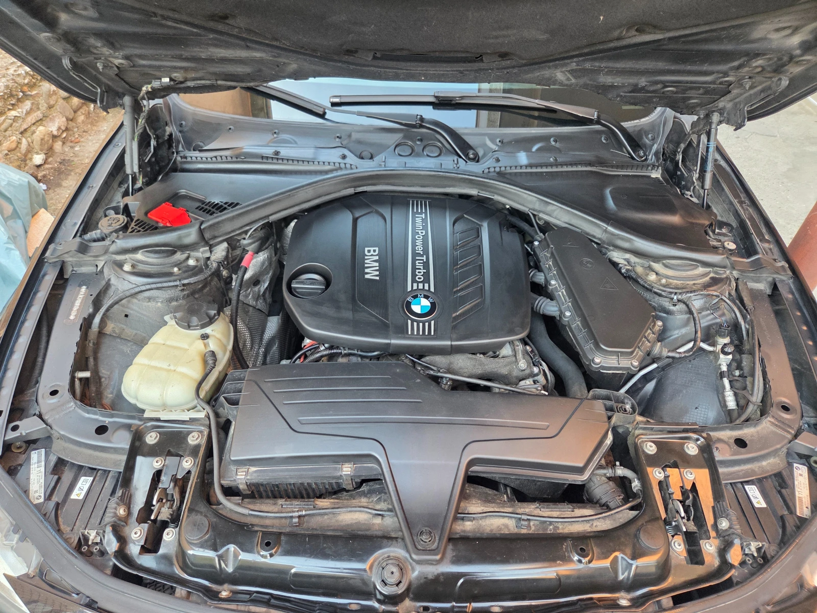 BMW 320 d Sport , снимка 14 - Автомобили и джипове - 54933816