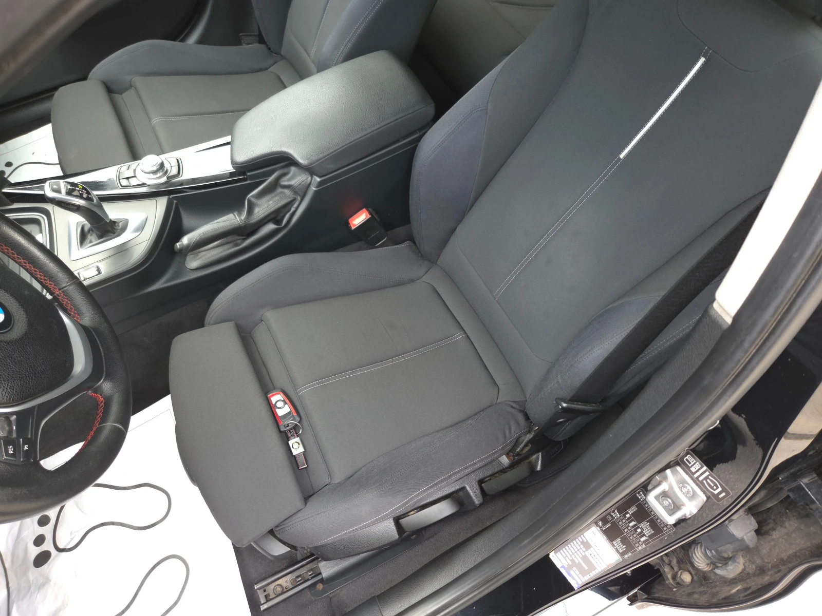 BMW 320 d Sport , снимка 11 - Автомобили и джипове - 54933816