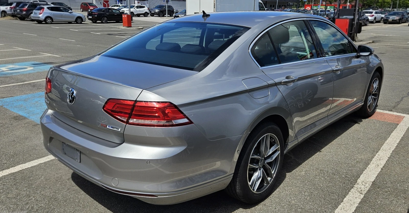 VW Passat, снимка 6 - Автомобили и джипове - 55405849