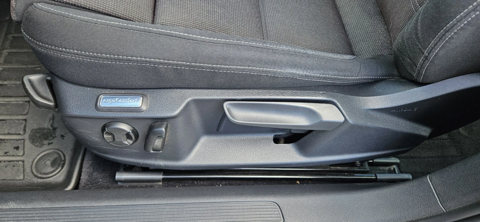 VW Passat, снимка 14 - Автомобили и джипове - 55405849