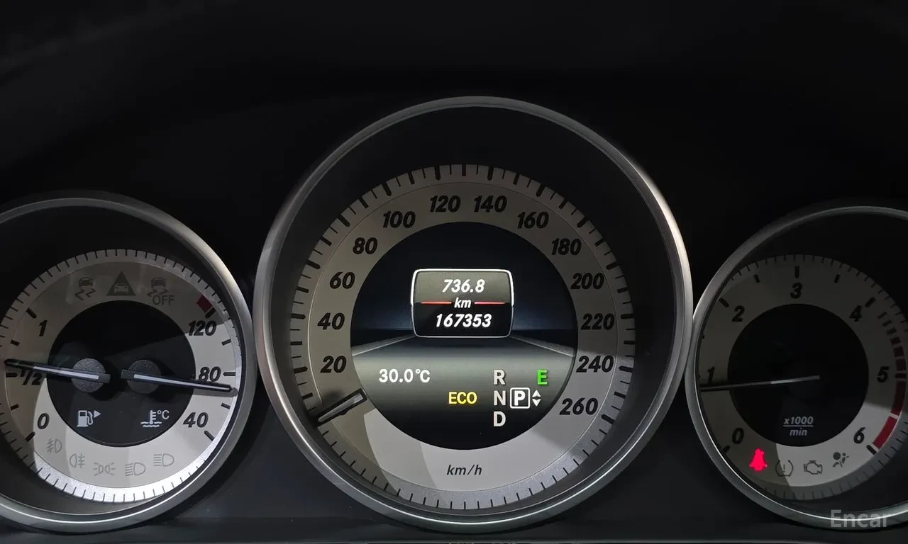 Mercedes-Benz E 220 задно предаване, снимка 5 - Автомобили и джипове - 55476134