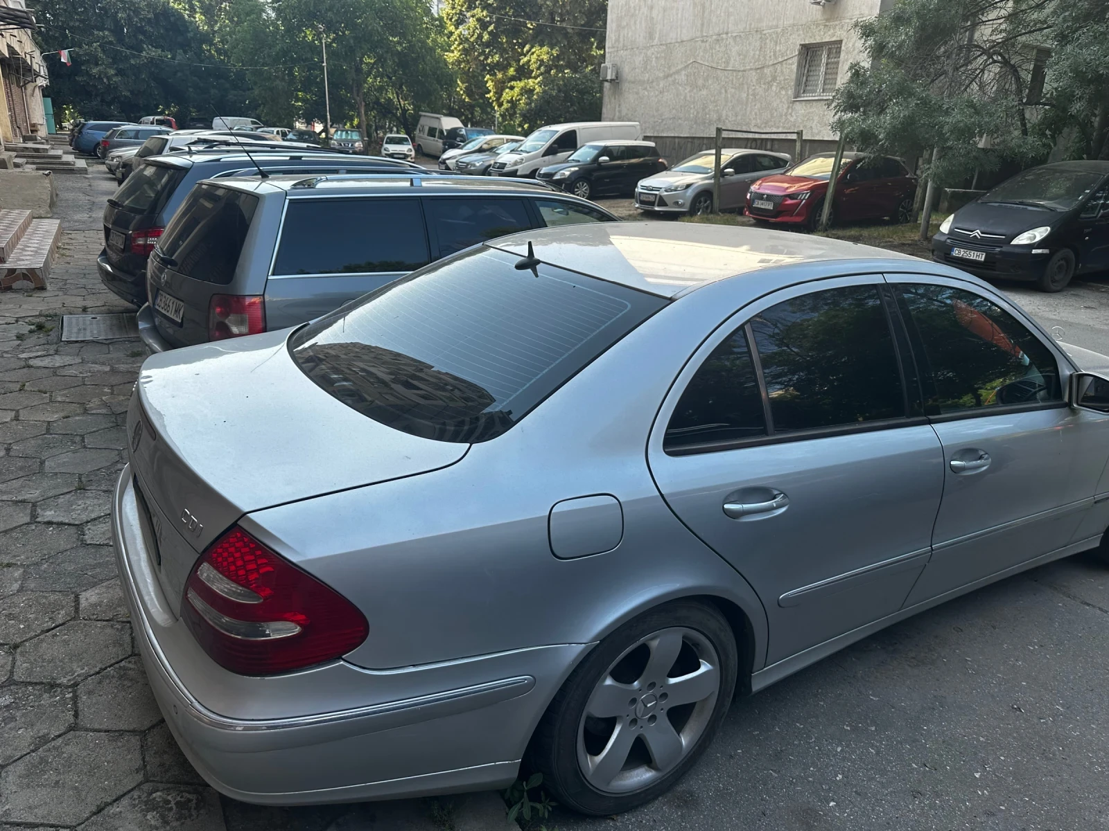 Mercedes-Benz E 320, снимка 4 - Автомобили и джипове - 55592646