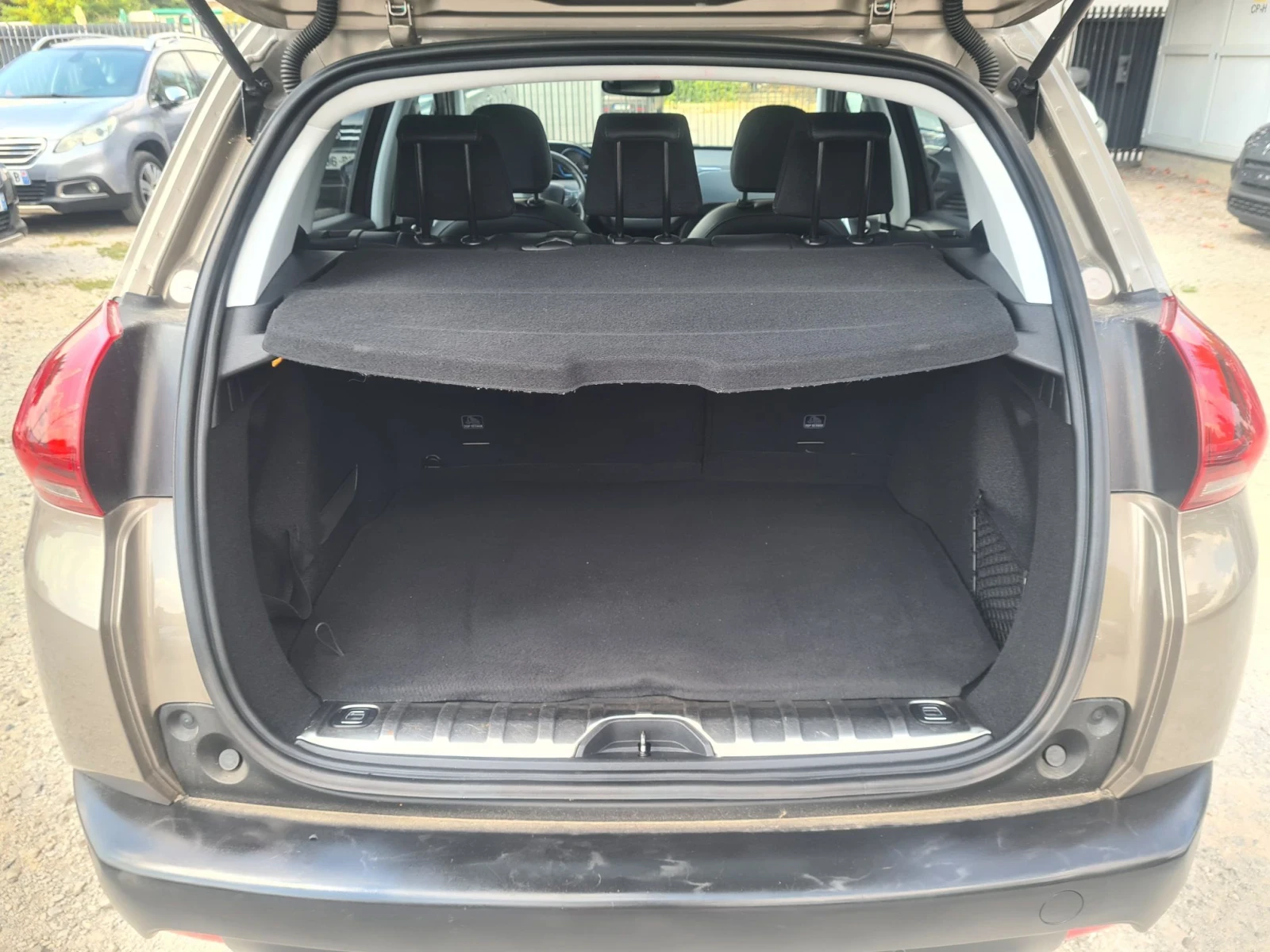 Peugeot 2008 1.2i 110p.s CROSSWAY / EVRO 6B , снимка 10 - Автомобили и джипове - 55630151