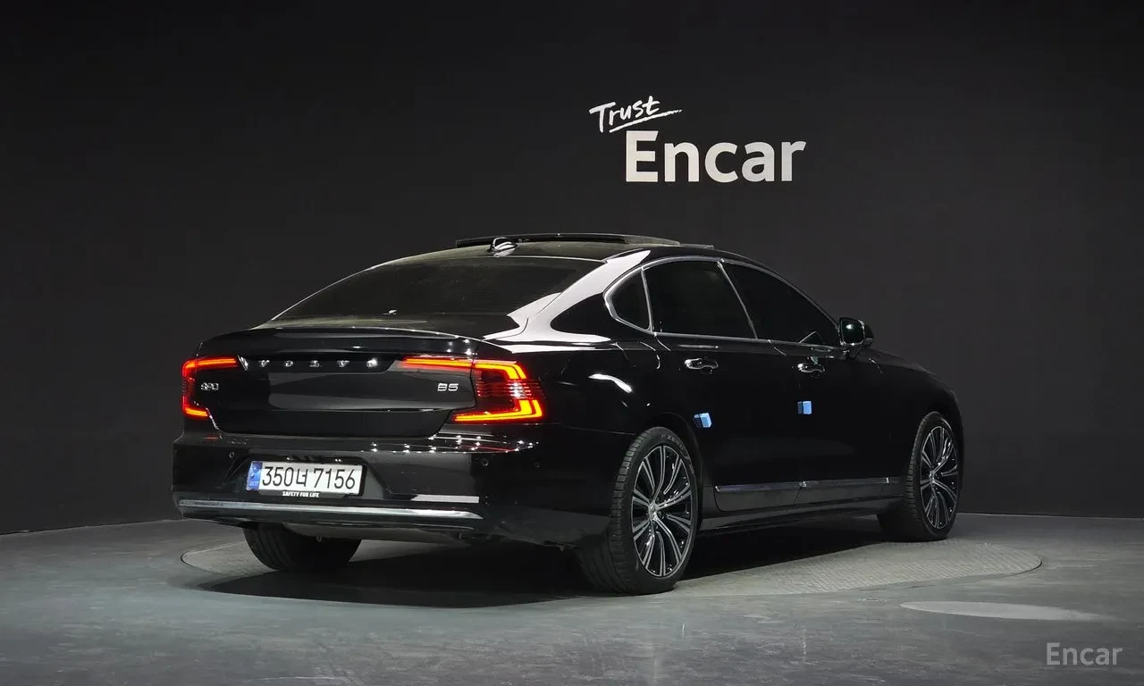 Volvo S90 B5* Ultimate Bright* AWD* 360* B AND W* , снимка 2 - Автомобили и джипове - 55726978