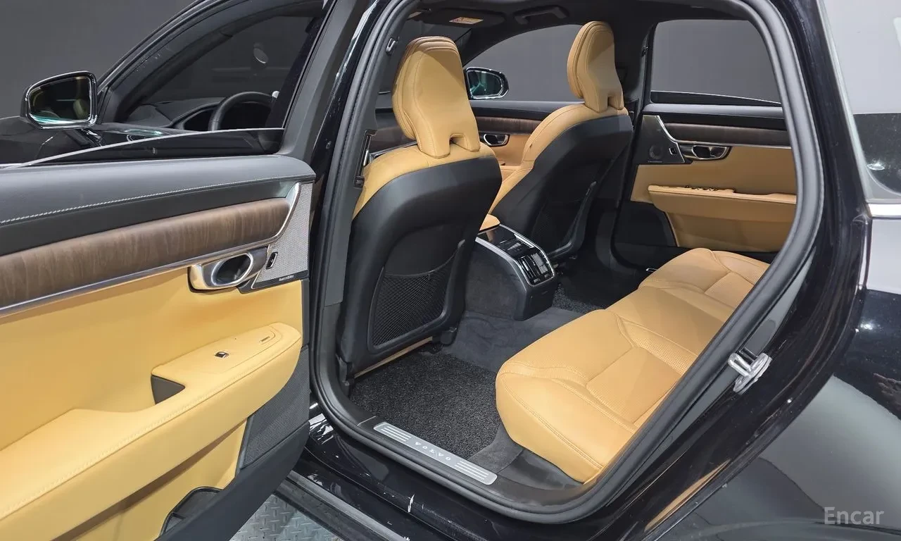 Volvo S90 B5* Ultimate Bright* AWD* 360* B AND W* , снимка 14 - Автомобили и джипове - 55726978