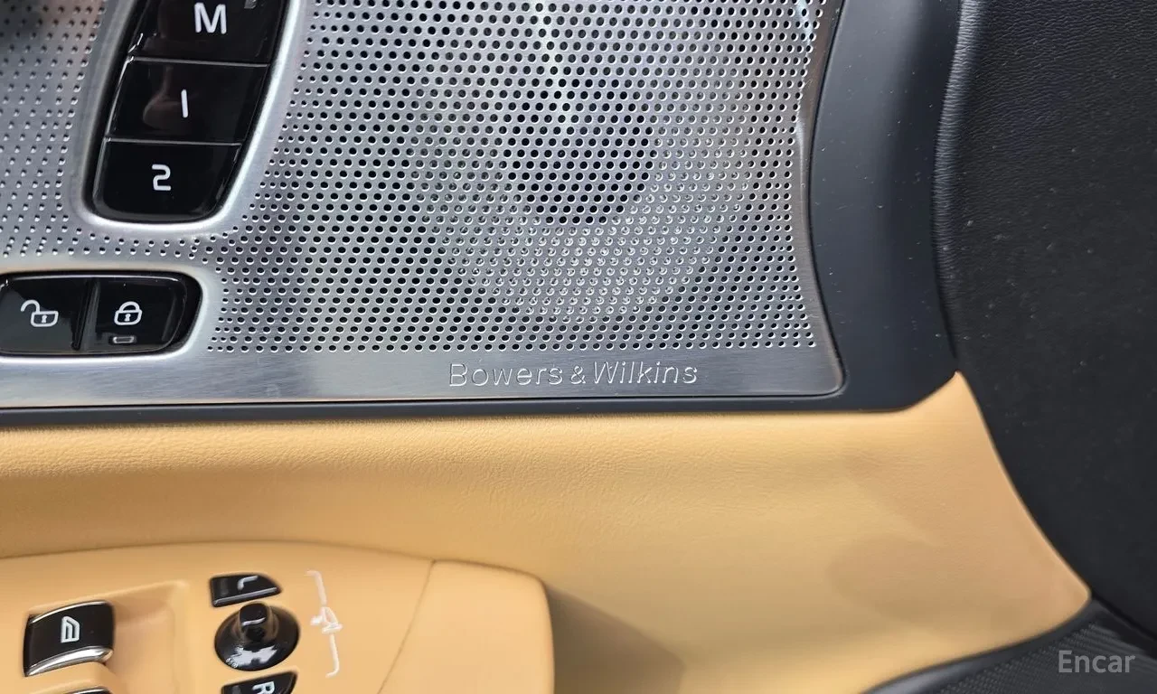 Volvo S90 B5* Ultimate Bright* AWD* 360* B AND W* , снимка 7 - Автомобили и джипове - 55726978