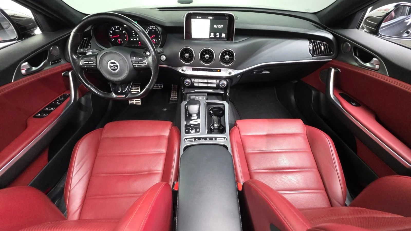 Kia Stinger AWD GT | Обдухване | Подгрев | Keyless, снимка 4 - Автомобили и джипове - 55734531