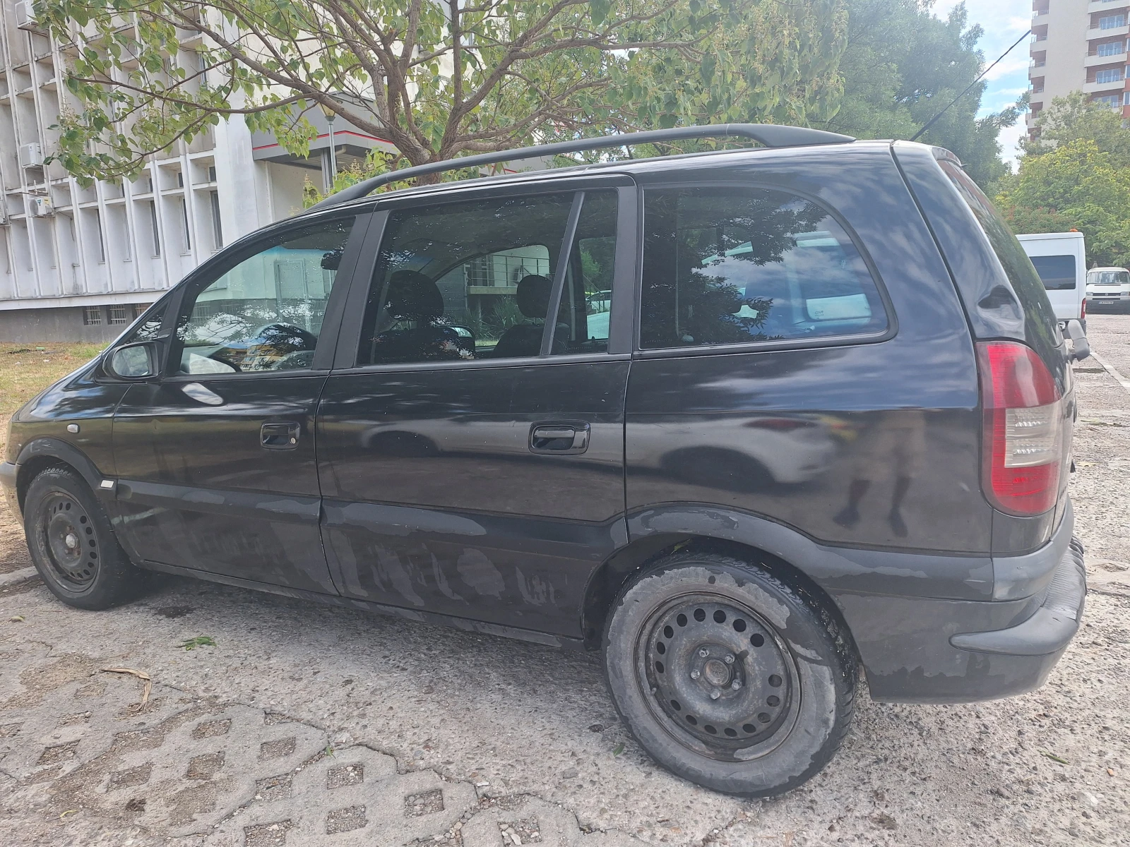 Opel Zafira, снимка 2 - Автомобили и джипове - 56161542
