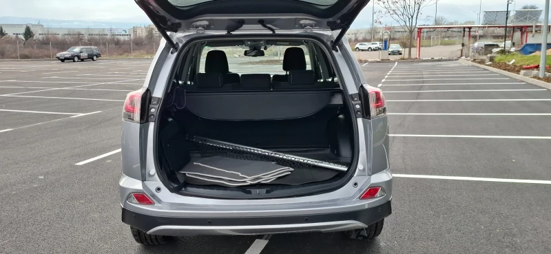 Toyota Rav4 2.5  Bensin Hybrid Navi Камера Swiss, снимка 13 - Автомобили и джипове - 51554120