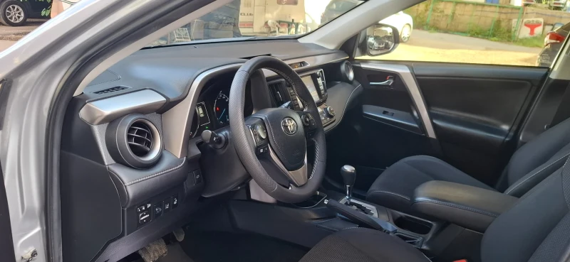 Toyota Rav4 2.5  Bensin Hybrid Navi Камера Swiss, снимка 8 - Автомобили и джипове - 51554120
