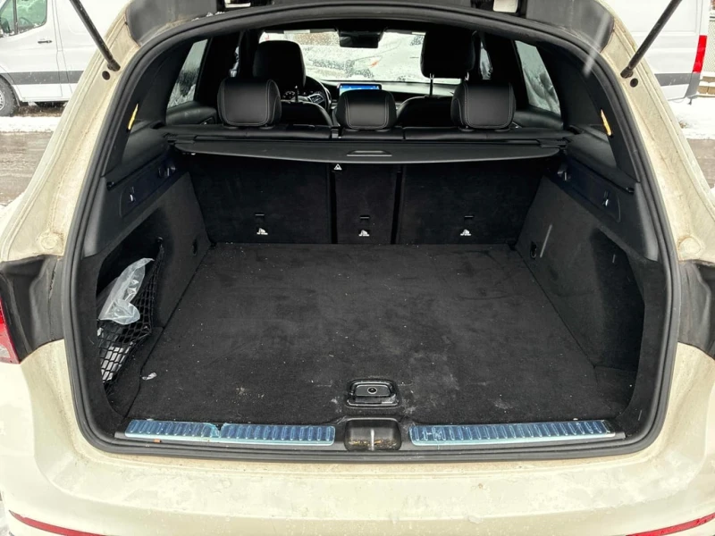 Mercedes-Benz GLC 300 * CARFAX * ЦЕНА ДО БГ, снимка 12 - Автомобили и джипове - 52751458