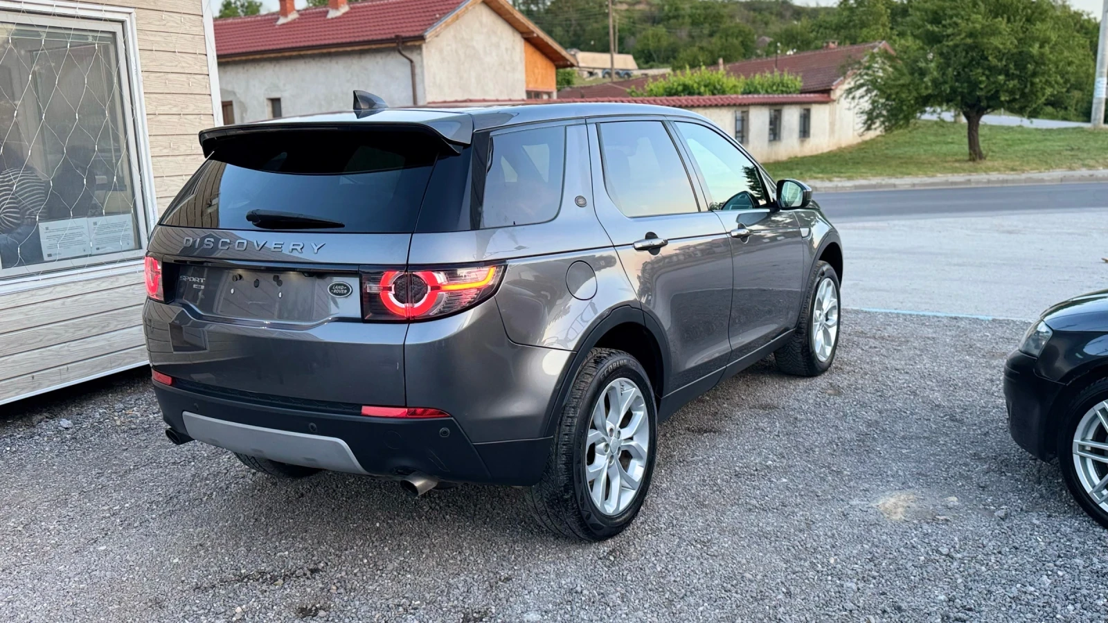Land Rover Discovery Sport 2.0 180 КОНЯ ТОП СЪСТОЯНИЕ - изображение 4