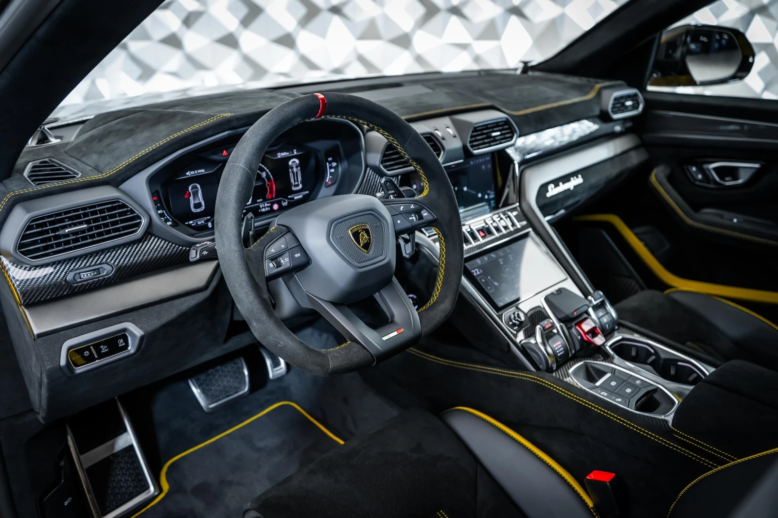 Lamborghini Urus Performante* Carbon* B&O* 360* Лизинг - изображение 8
