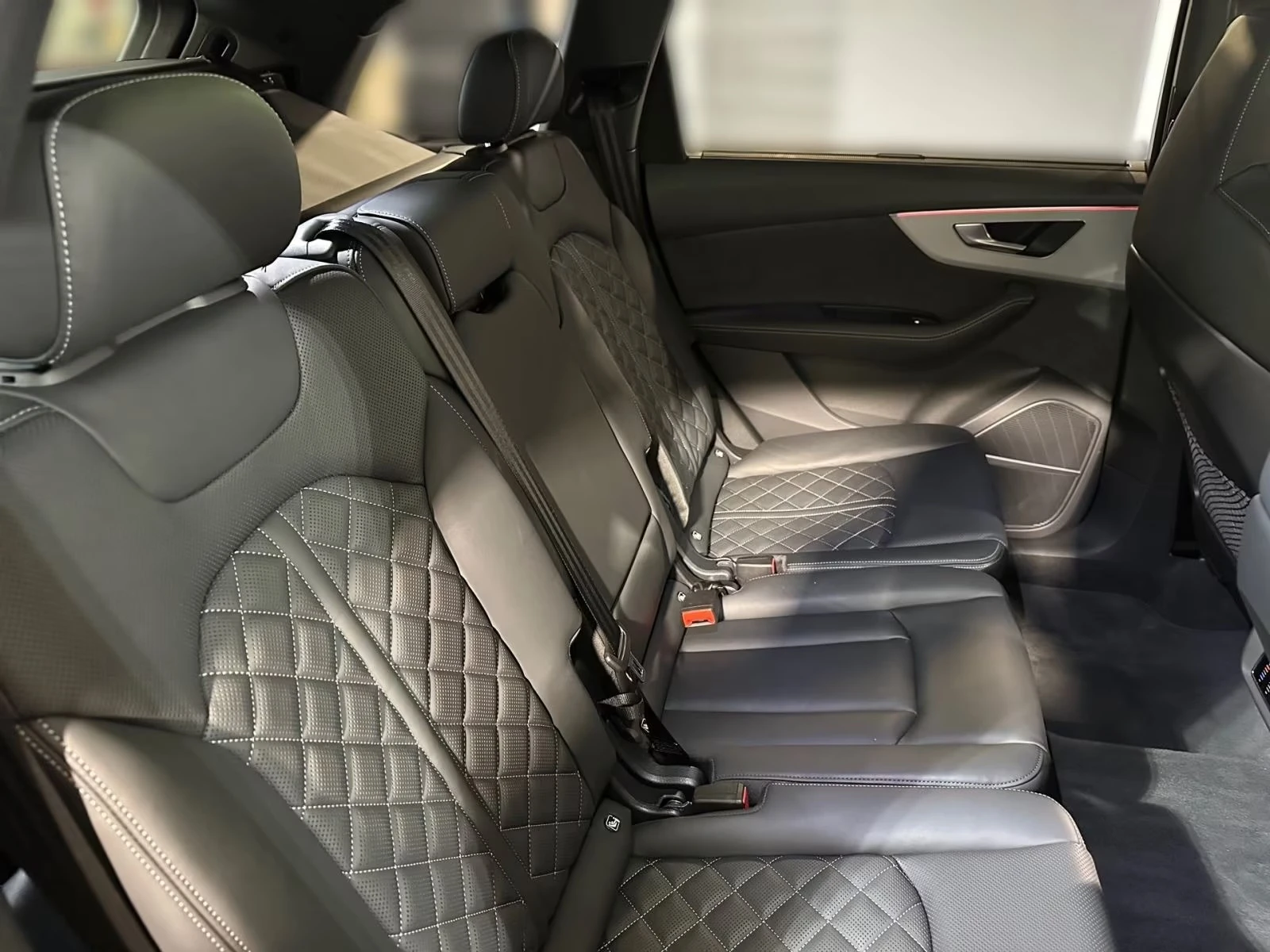 Audi SQ7  QUATTRO 7 SITZE+ HD MATRIX - изображение 8