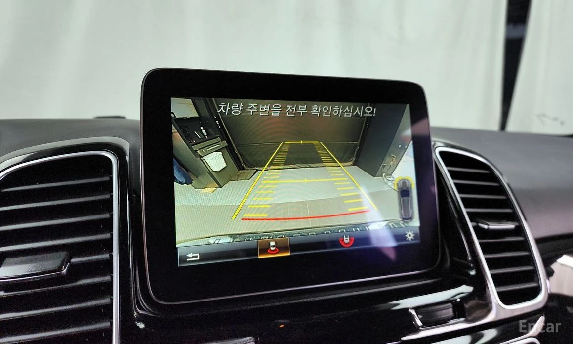 Mercedes-Benz GLE 350 4MATIC* AMG* ПОДГРЕВ* ОБДУХВАНЕ* КАМЕРА* ПАНО, снимка 13 - Автомобили и джипове - 53973601