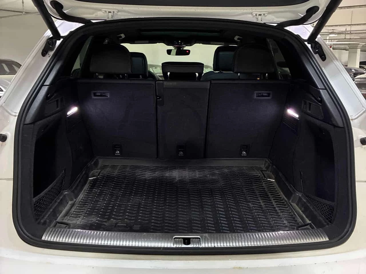 Audi Q5 * Progressiv * CARFAX * S LINE* ПАНОРАМА* KEYLESS, снимка 13 - Автомобили и джипове - 53978591