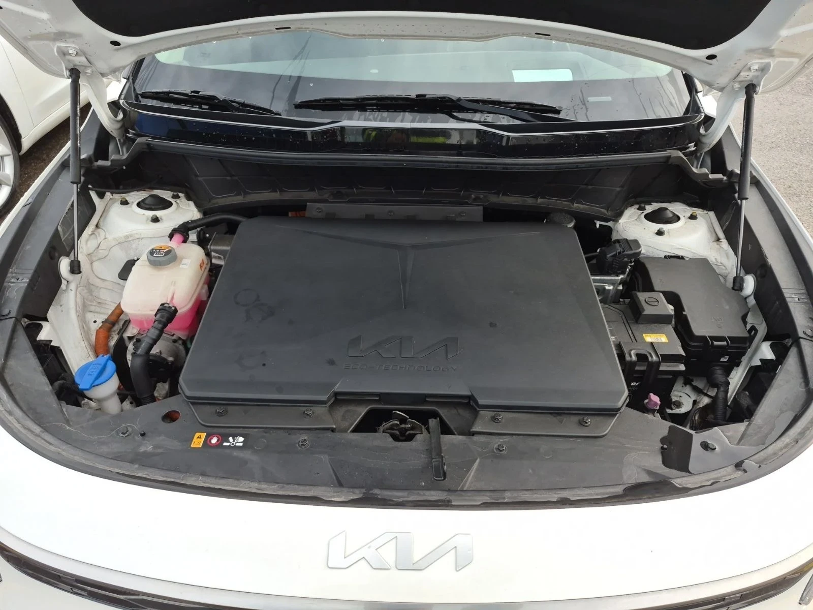 Kia Niro EV LIMITED-4D UTILITY* Обдух* Подгрев* CarPlay* , снимка 14 - Автомобили и джипове - 54189849