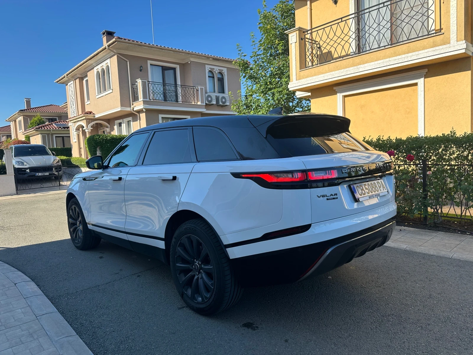 Land Rover Range Rover Velar R dinamic мотофое, снимка 4 - Автомобили и джипове - 54873745