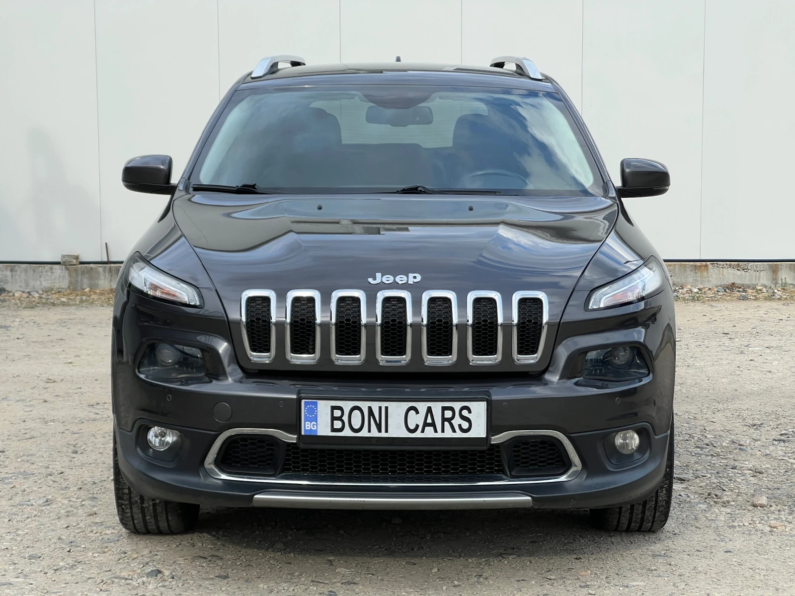 Jeep Cherokee LIMITED 2.2D-200к.с./4x4/Подгрев/Обдухване/Нави, снимка 2 - Автомобили и джипове - 54944920