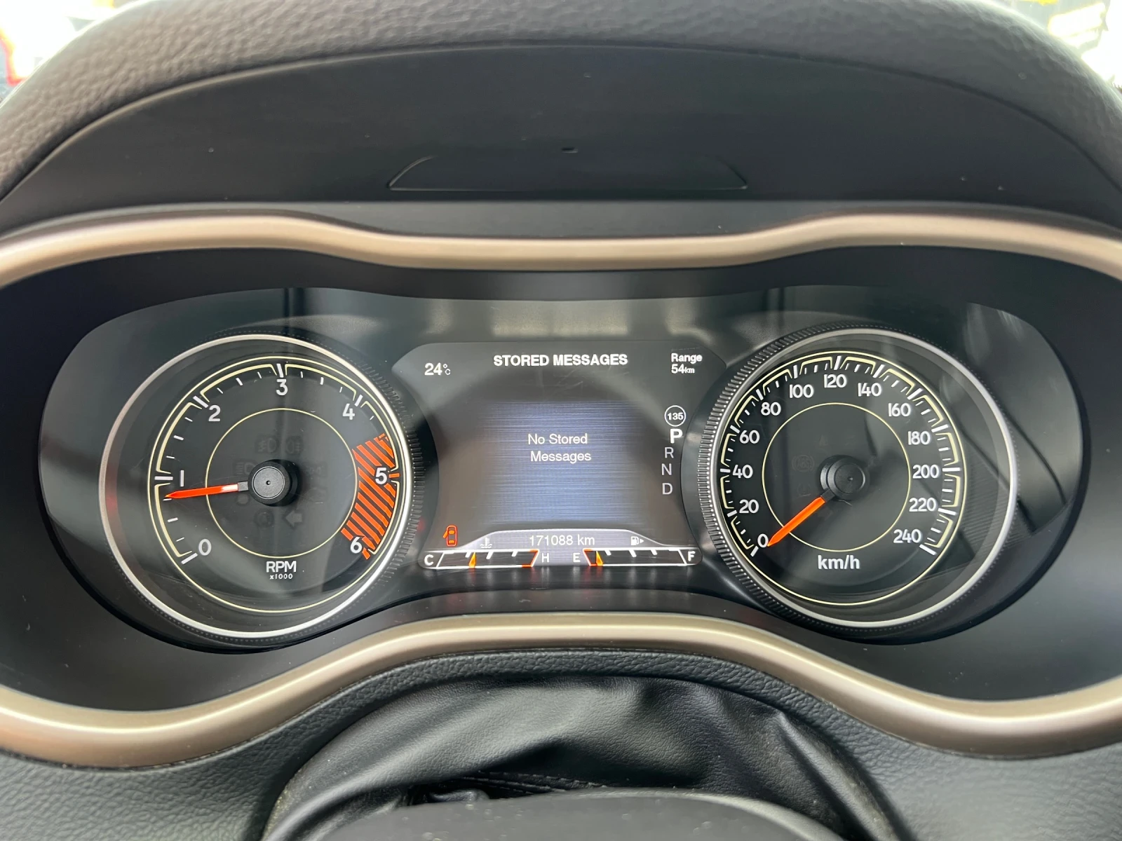 Jeep Cherokee LIMITED 2.2D-200к.с./4x4/Подгрев/Обдухване/Нави, снимка 12 - Автомобили и джипове - 54944920
