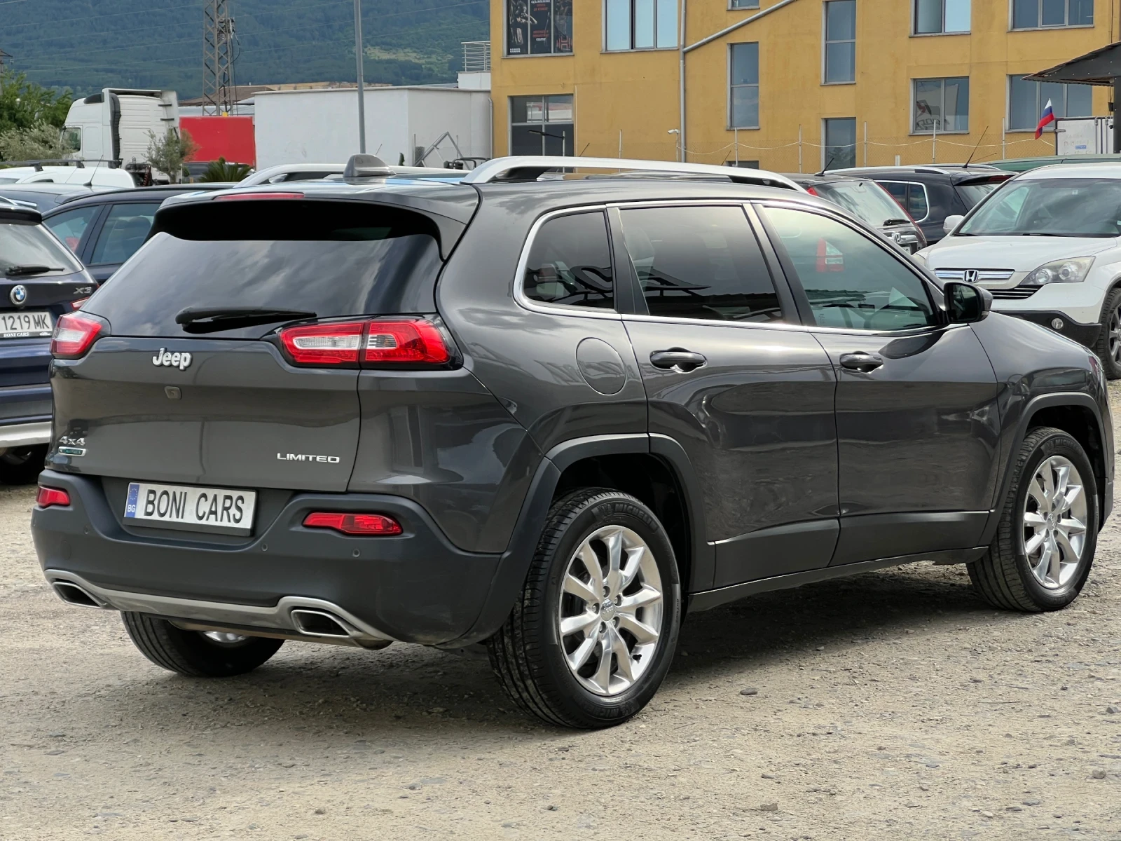 Jeep Cherokee LIMITED 2.2D-200к.с./4x4/Подгрев/Обдухване/Нави, снимка 5 - Автомобили и джипове - 54944920