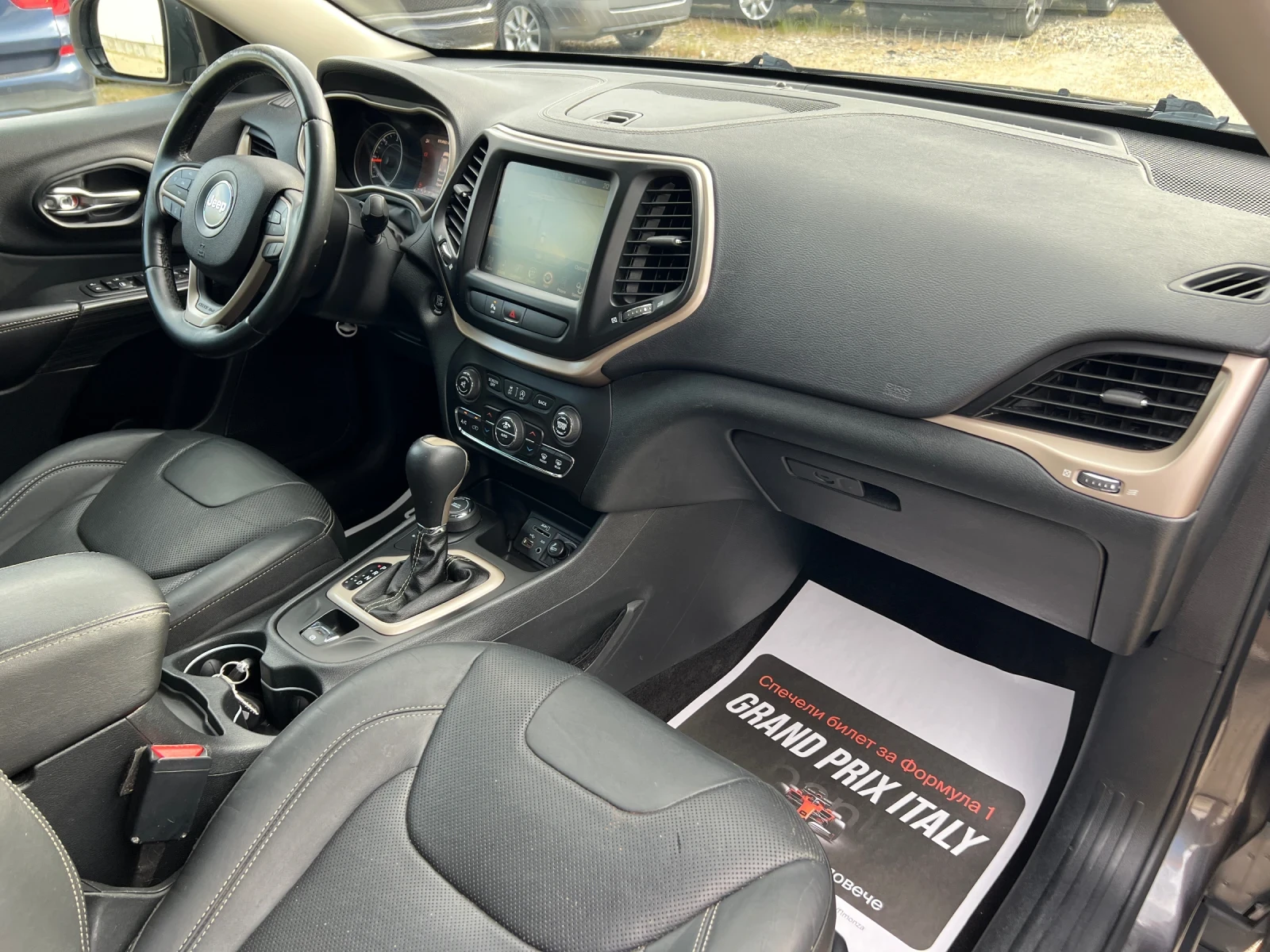 Jeep Cherokee LIMITED 2.2D-200к.с./4x4/Подгрев/Обдухване/Нави, снимка 16 - Автомобили и джипове - 54944920