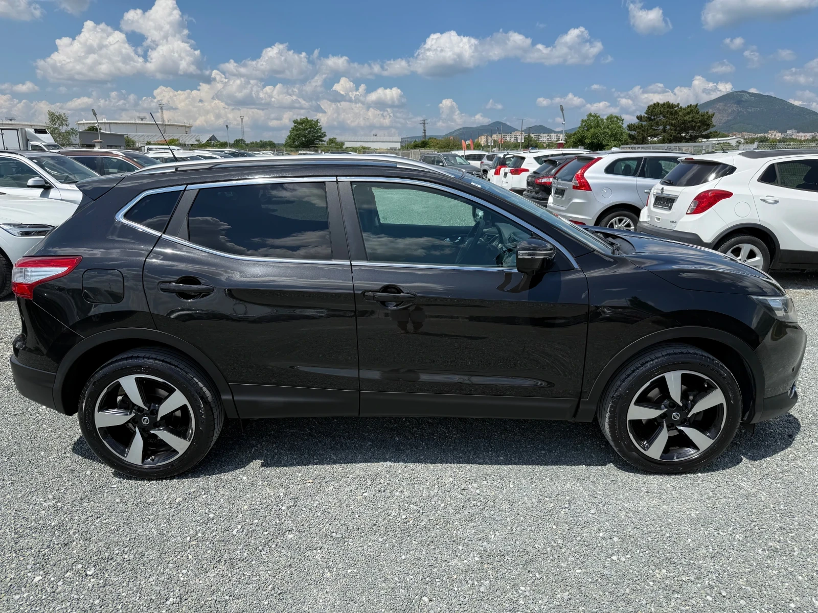 Nissan Qashqai (KATO НОВА), снимка 4 - Автомобили и джипове - 55047017