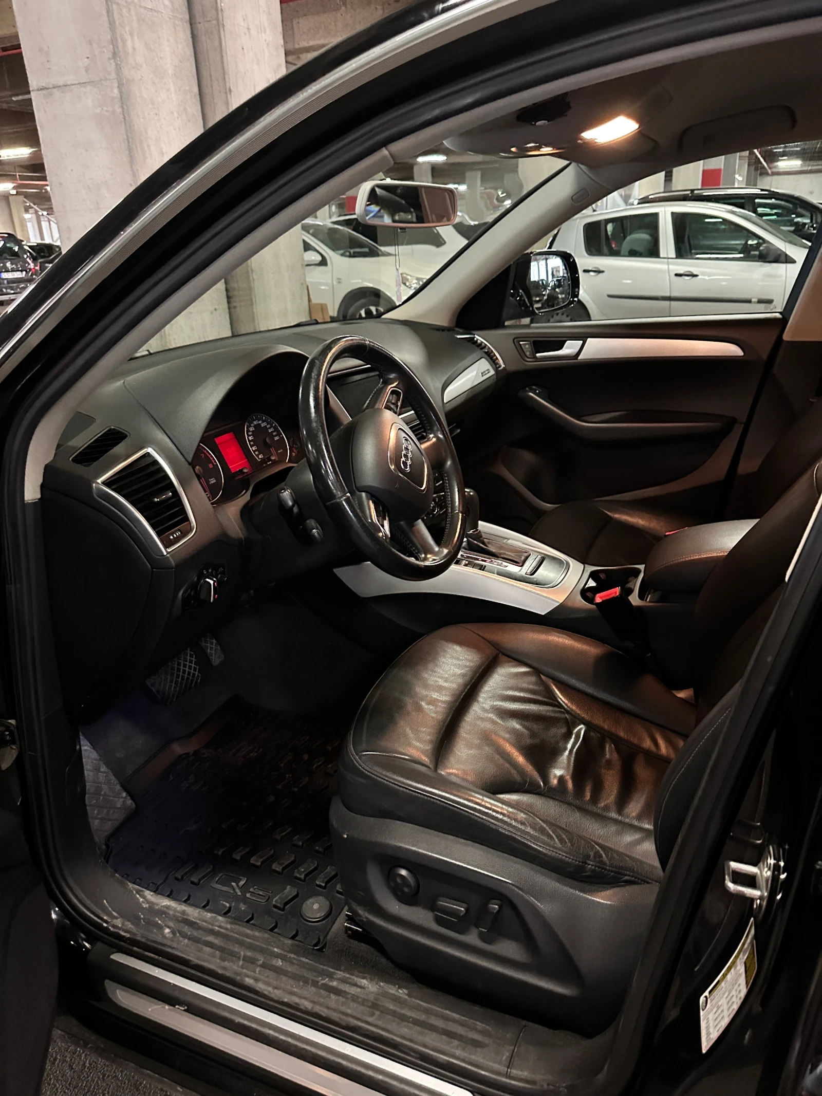 Audi Q5, снимка 11 - Автомобили и джипове - 55564522