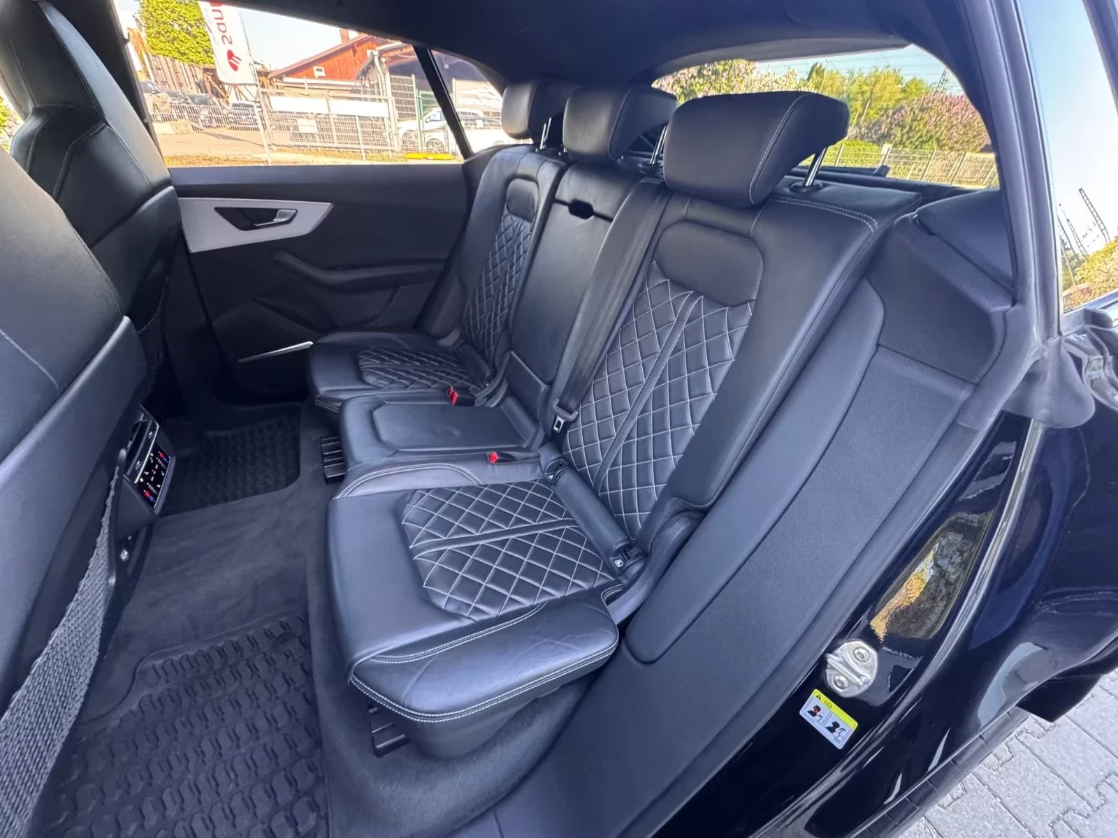 Audi Q8 SQ8, снимка 9 - Автомобили и джипове - 55590421