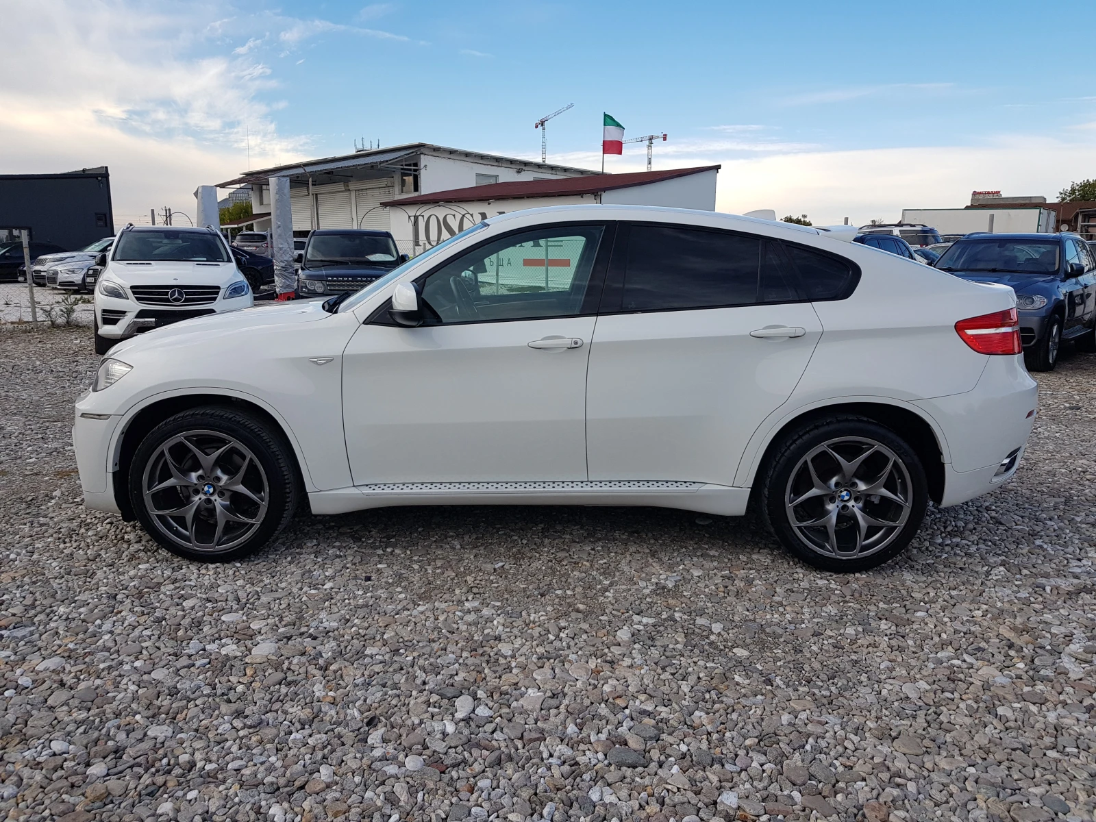 BMW X6 M-PERFORMANCE FACELIFT ЛИЗИНГ, снимка 8 - Автомобили и джипове - 56521339