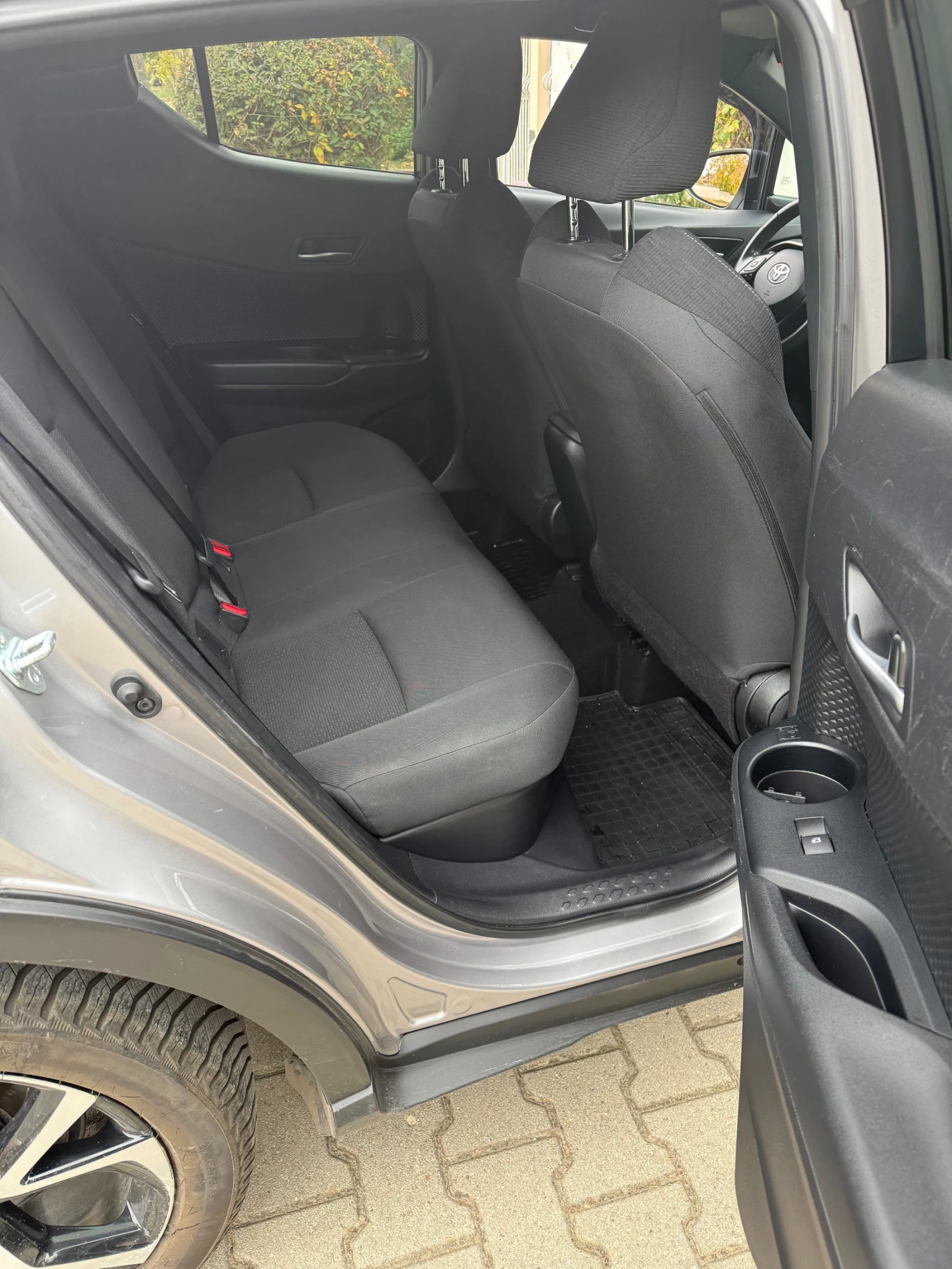 Toyota C-HR, снимка 13 - Автомобили и джипове - 56659540