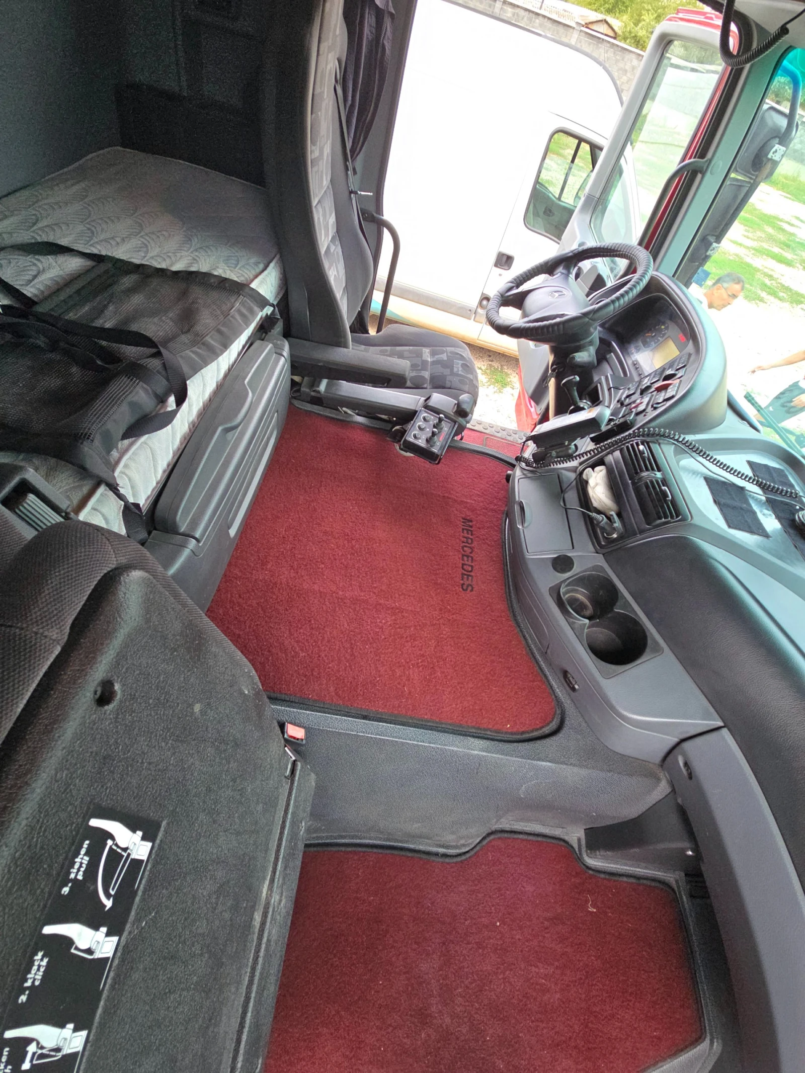 Mercedes-Benz Actros, снимка 12 - Камиони - 54988995