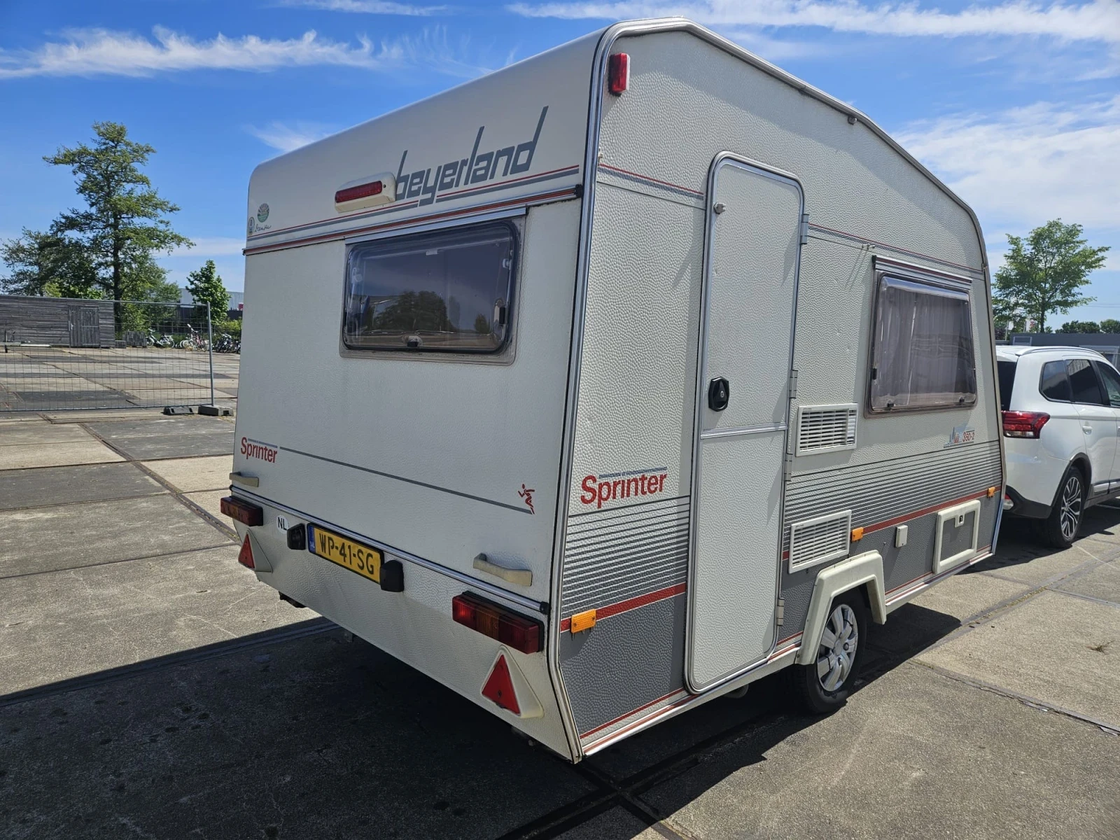 Каравана Beyerland 350/ форселт - изображение 3