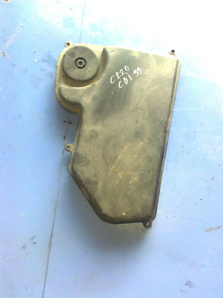 Пластмасов капак за Мерцедес Ц220 ЦДИ 99г.