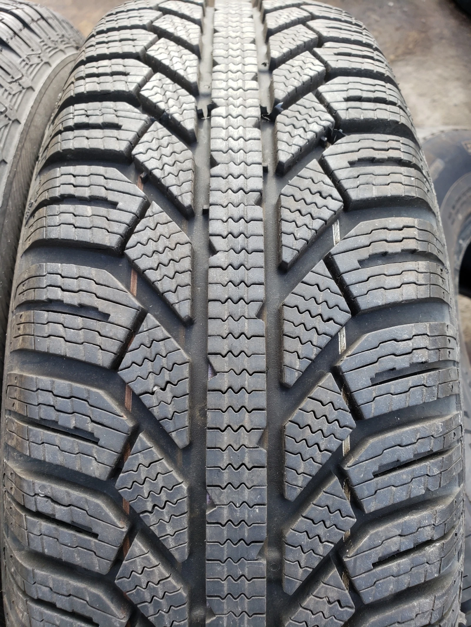 Гуми Зимни 185/70R14