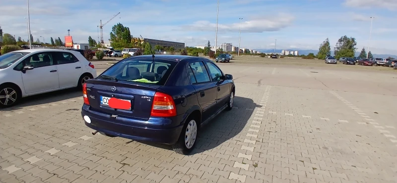 Opel Astra 1, 6, снимка 2 - Автомобили и джипове - 47546835