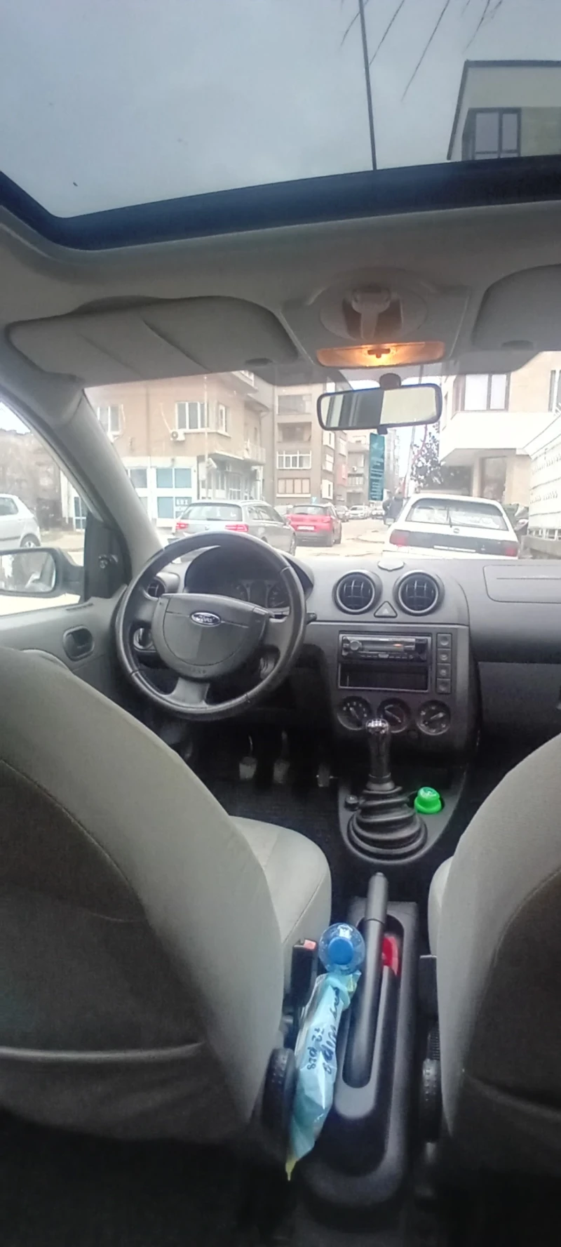 Ford Fiesta 1.4, снимка 7 - Автомобили и джипове - 48237390