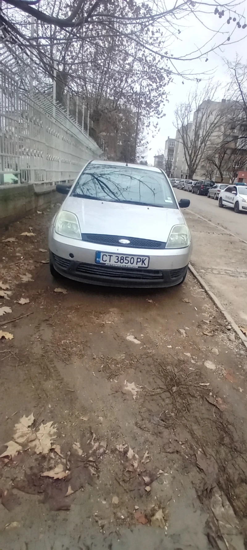 Ford Fiesta 1.4, снимка 3 - Автомобили и джипове - 48237390