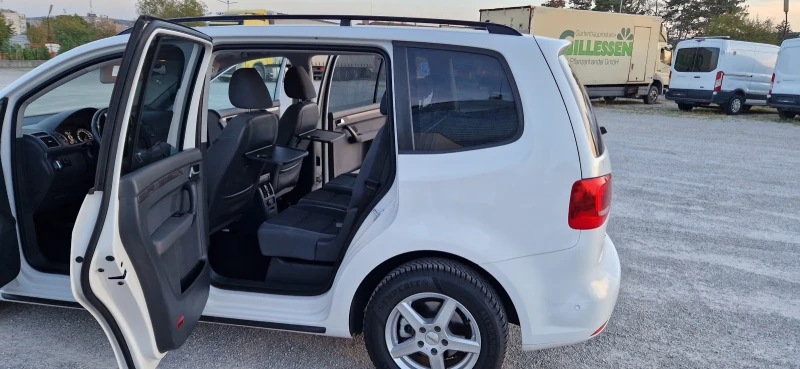 VW Touran 1.6 TDI  Автоматик EU-5, снимка 13 - Автомобили и джипове - 52455032