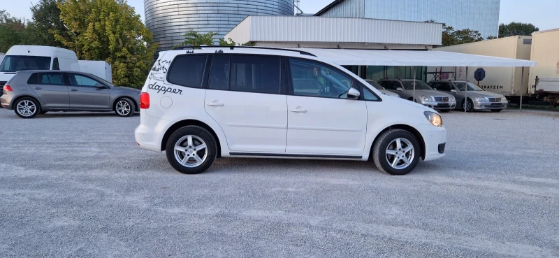 VW Touran 1.6 TDI  Автоматик EU-5, снимка 6 - Автомобили и джипове - 52455032