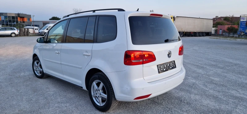 VW Touran 1.6 TDI  Автоматик EU-5, снимка 3 - Автомобили и джипове - 52455032