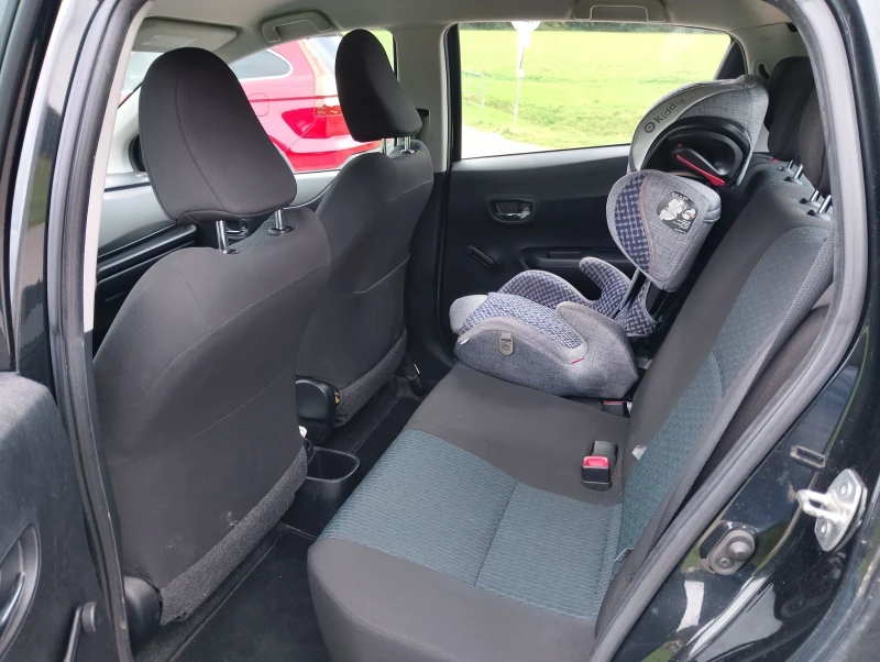 Toyota Yaris 1.0 Life, снимка 7 - Автомобили и джипове - 51516085
