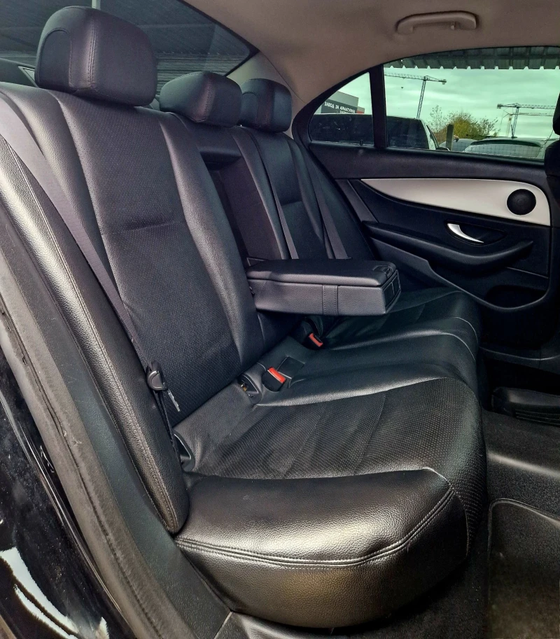 Mercedes-Benz E 200 Регистриран / 9G / Автомат / Лизинг / Бартер , снимка 15 - Автомобили и джипове - 52325160