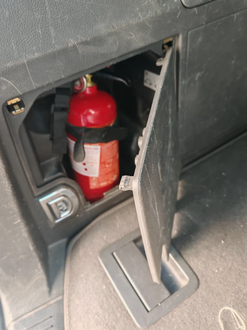 VW Touran, снимка 8 - Автомобили и джипове - 52797117