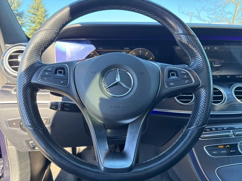 Mercedes-Benz E 300 4Matic / BURMESTER / DIGITAL / PANO / ЩОРИ / HUD, снимка 11 - Автомобили и джипове - 53005150