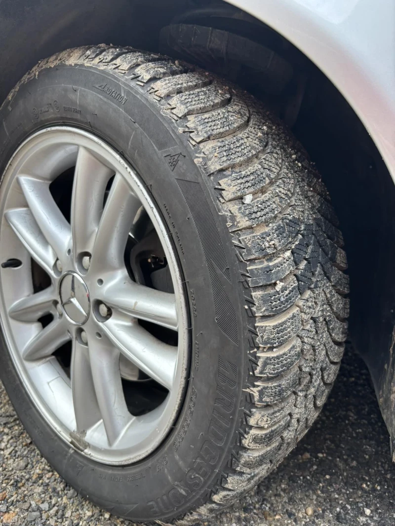 Mercedes-Benz C 180, снимка 4 - Автомобили и джипове - 53514868