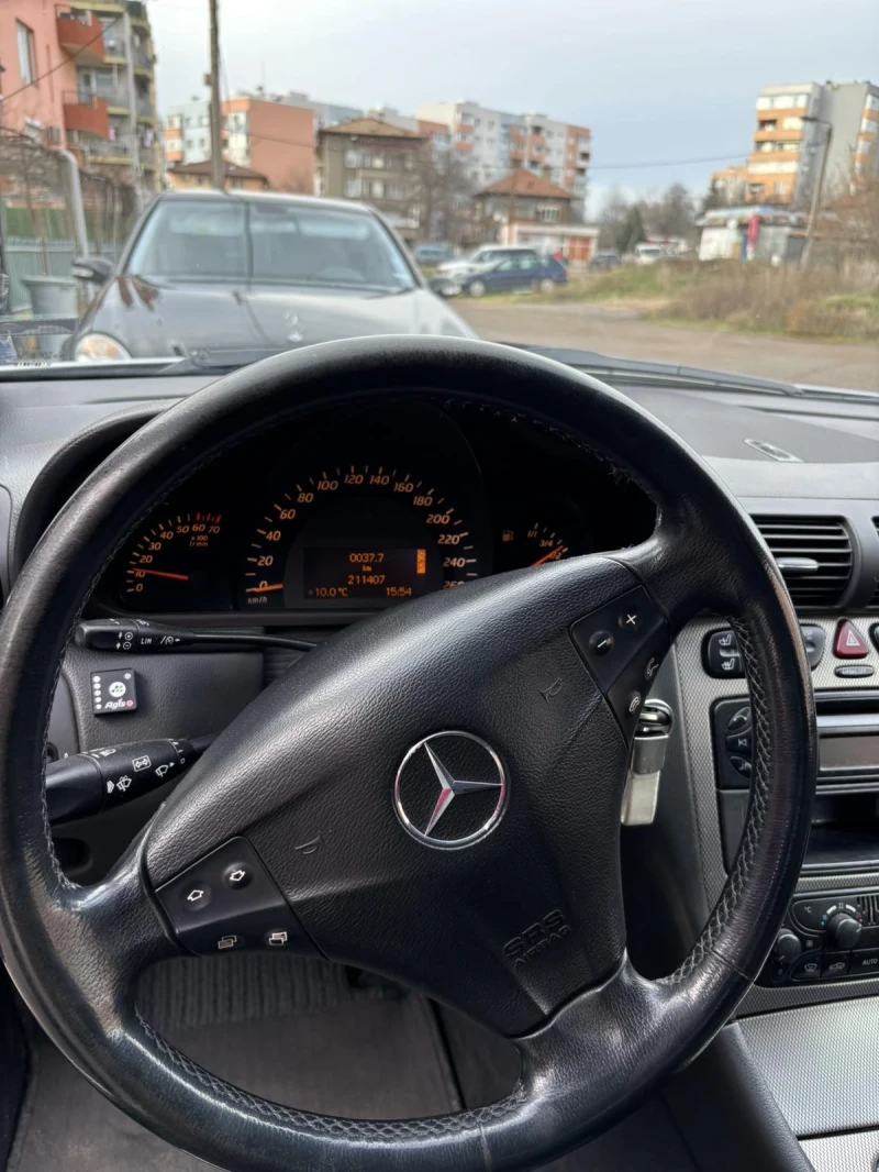 Mercedes-Benz C 180, снимка 8 - Автомобили и джипове - 53514868