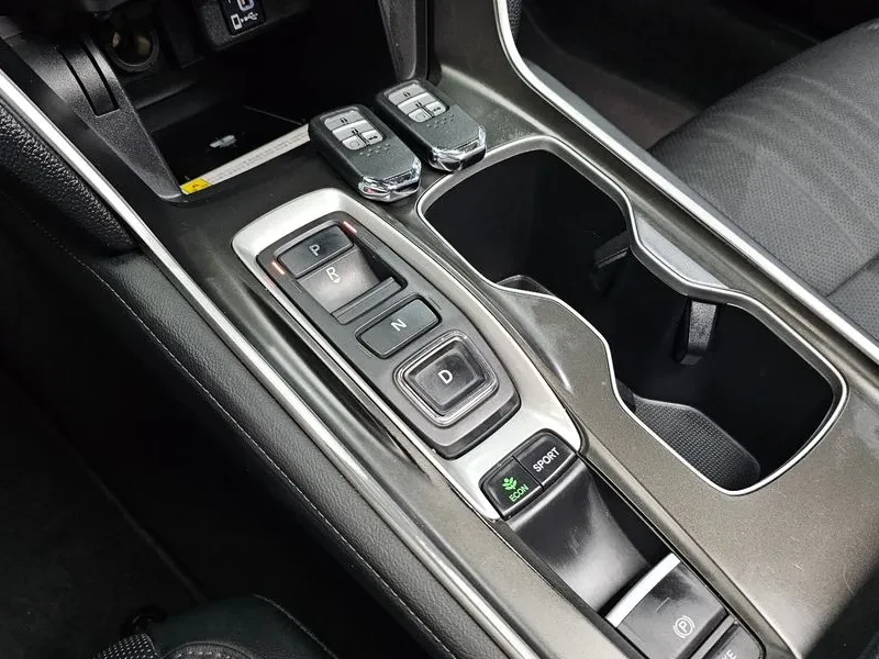 Honda Accord 2.0 Turbo Sports, снимка 17 - Автомобили и джипове - 55841835