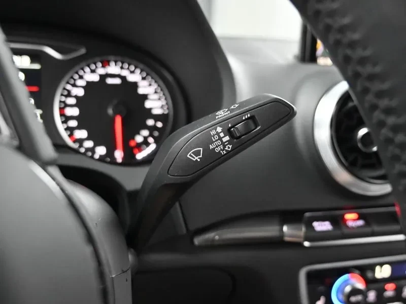 Audi A3 A3 40 Tfsi 8V, снимка 16 - Автомобили и джипове - 56112604